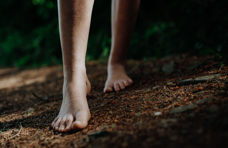 Movimiento Barefoot en niños. Beneficios de ir descalzos - The